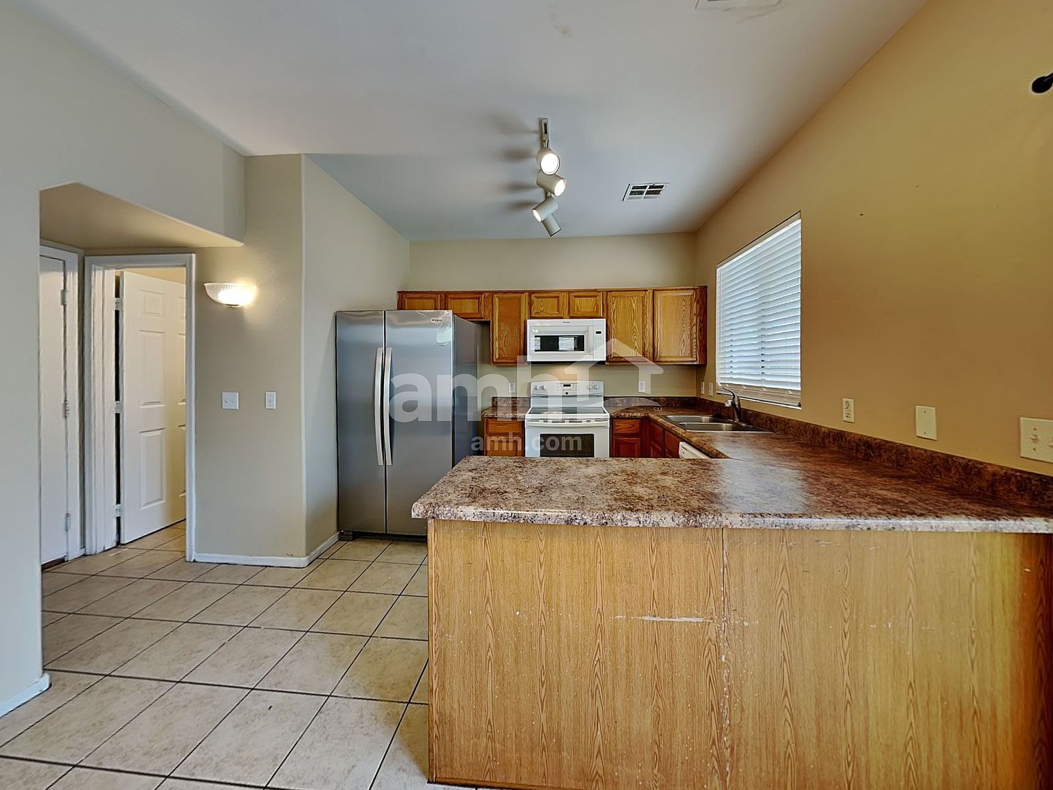 4105 W Irwin Ave photo 3