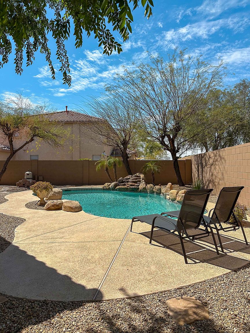 9864 W Echo Ln photo 3