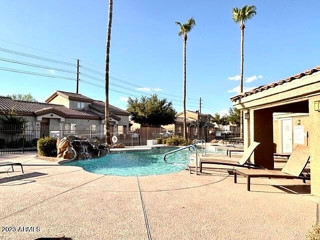 15730 N Hidden Valley Ln Peoria, AZ 85382 photo 2
