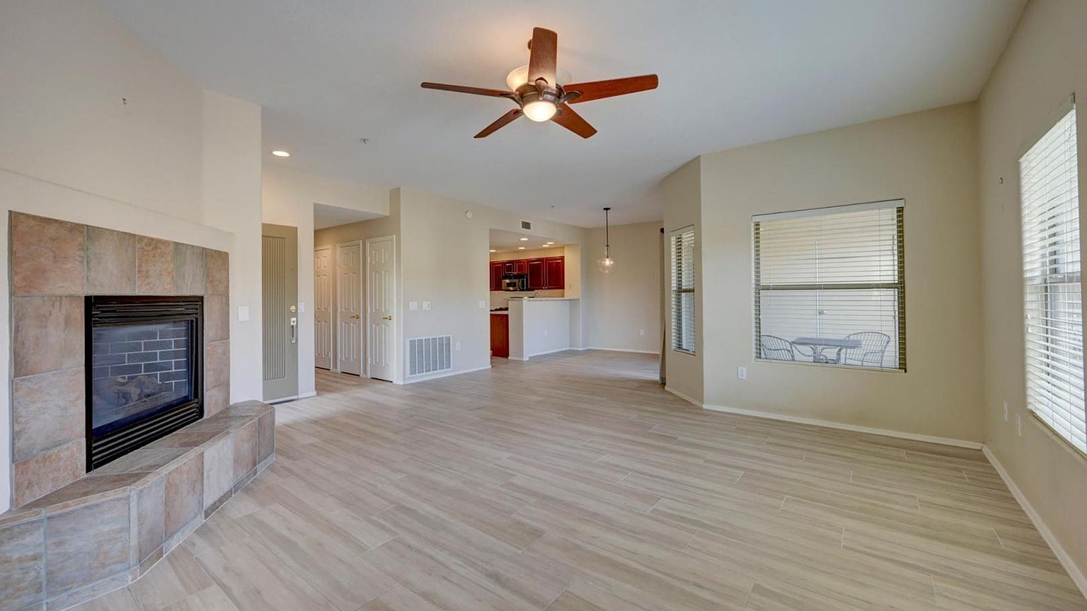 Charming Apartment Unit In Scottsdale!! photo 3