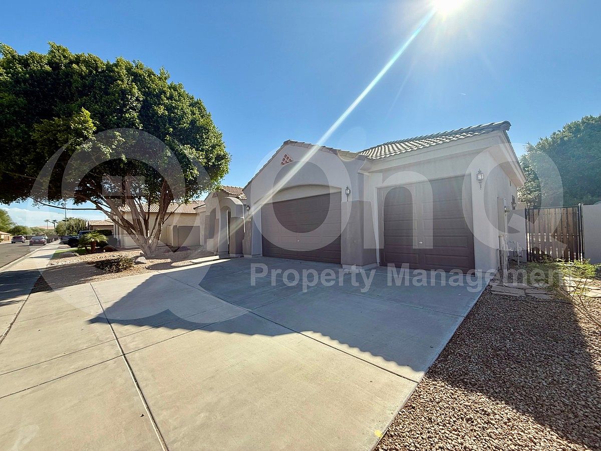3630 S Velero St photo 2
