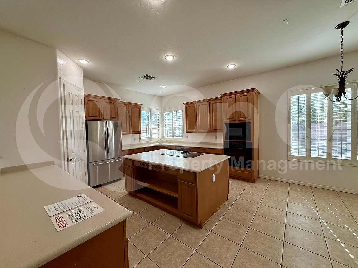 3630 S Velero St photo 5