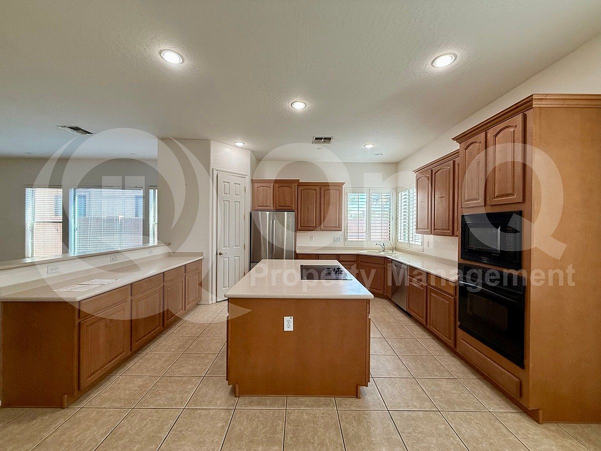 3630 S Velero St photo 4
