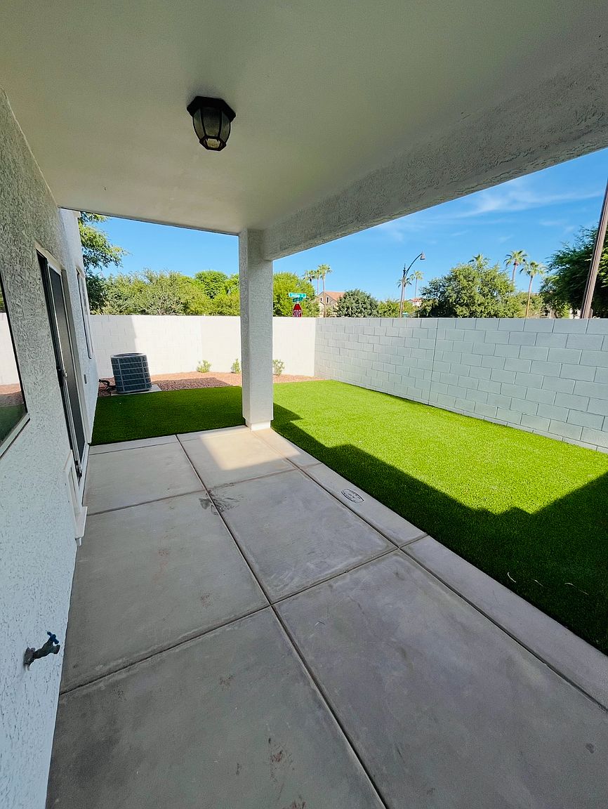 4142 E Sheffield Ave photo 4