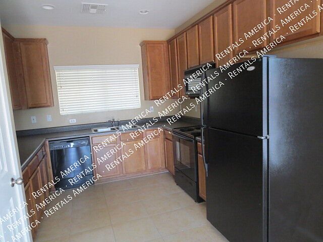 1281 E Clifton Ave photo 4