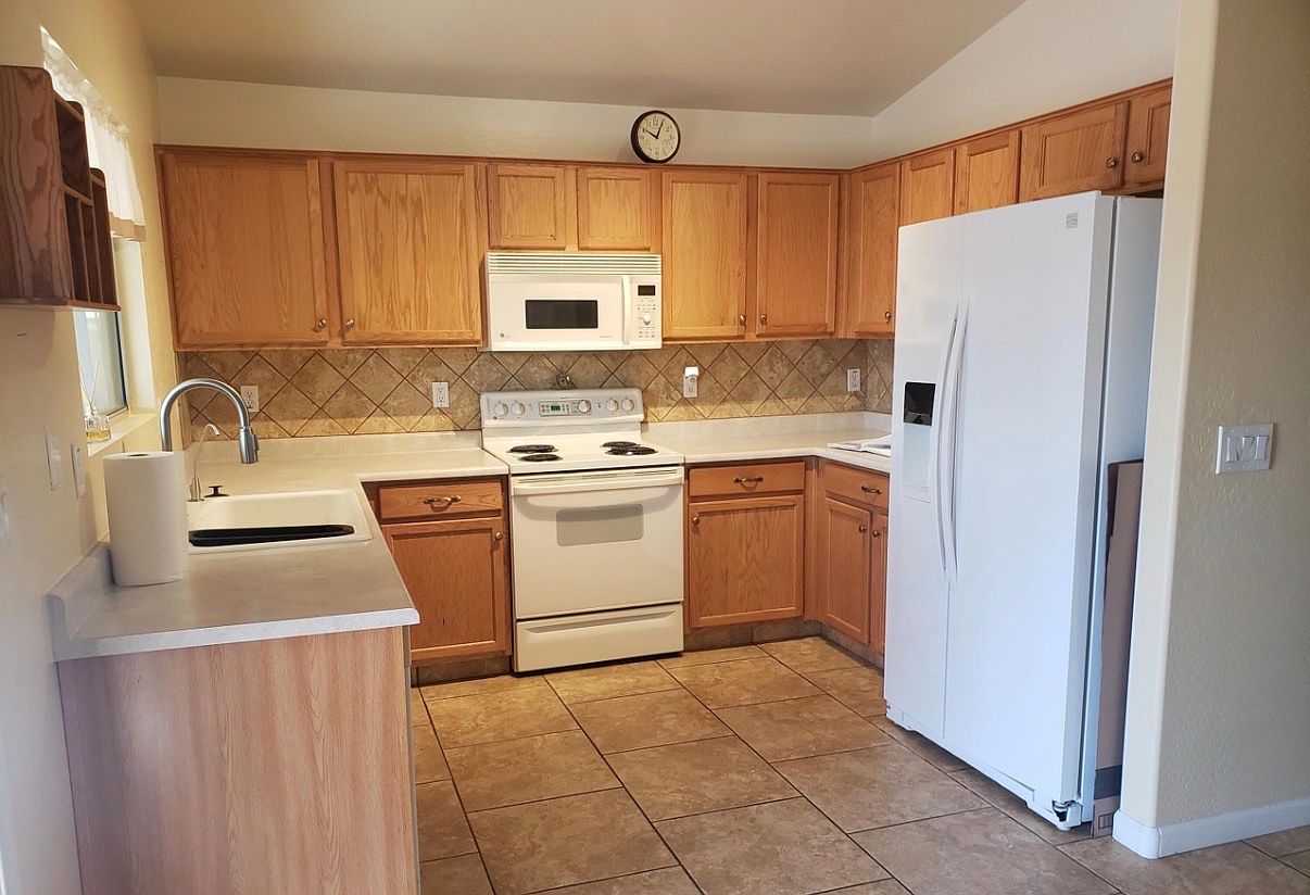 14865 W Redfield Rd photo 3