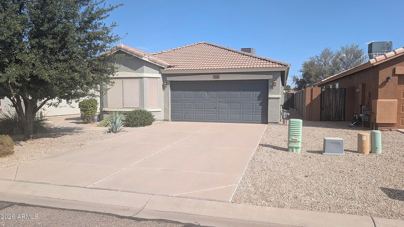 1129 E Nardini St photo 5
