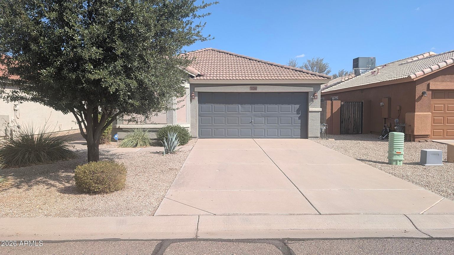 1129 E Nardini St photo 3