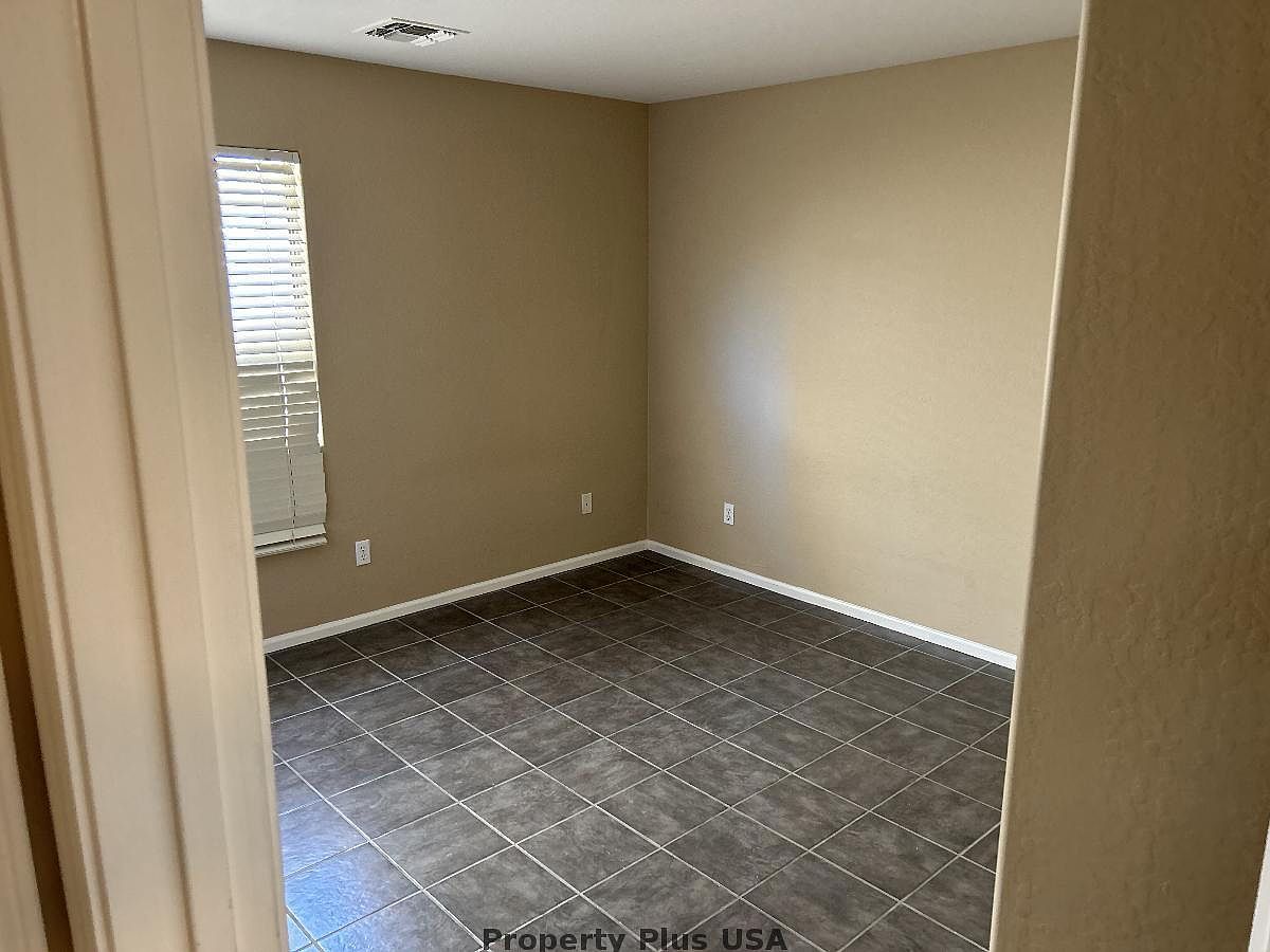 43591 W Colby Dr photo 5