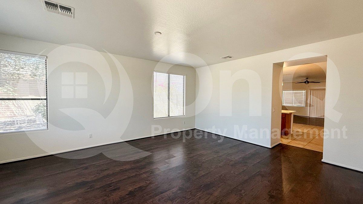 16232 W Hearn Rd photo 5