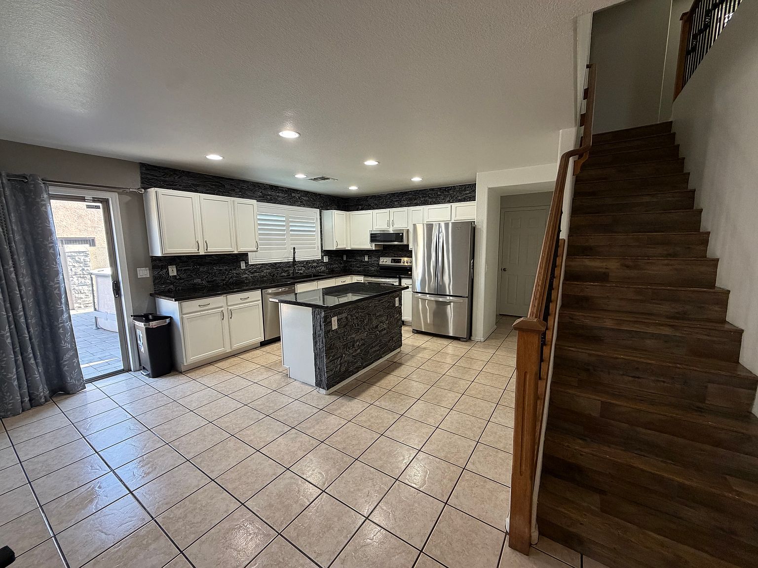 9407 W Terri Lee Dr photo 2