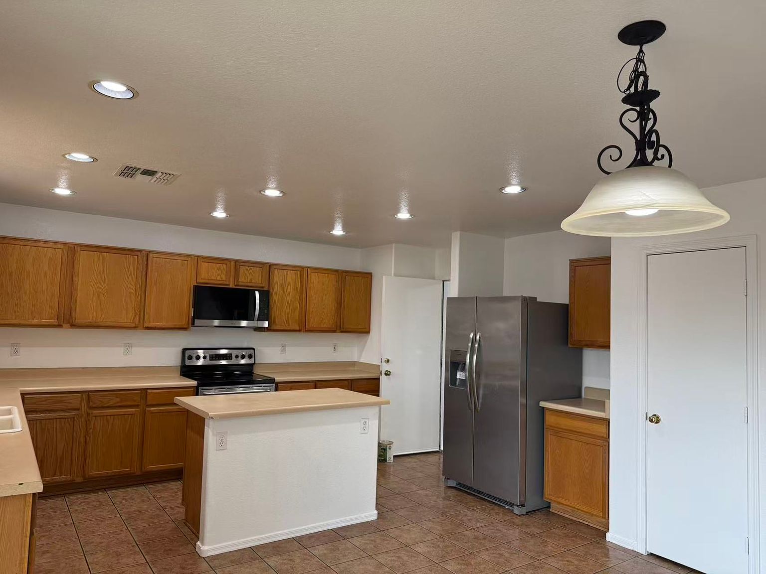 9432 W Terri Lee Dr photo 2