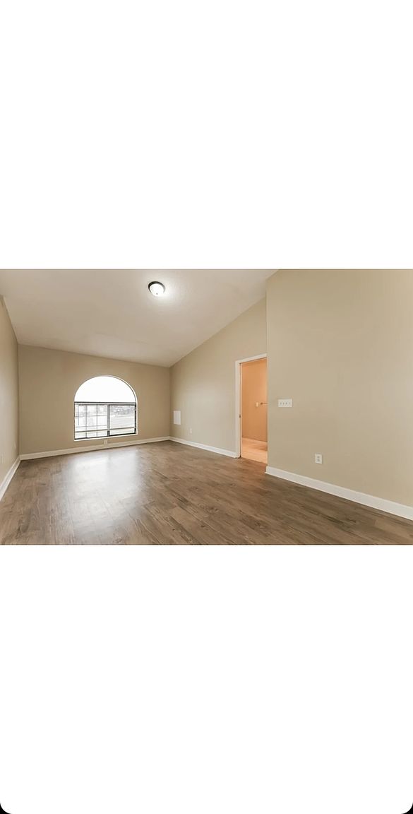 2628 W Bloch Rd photo 3