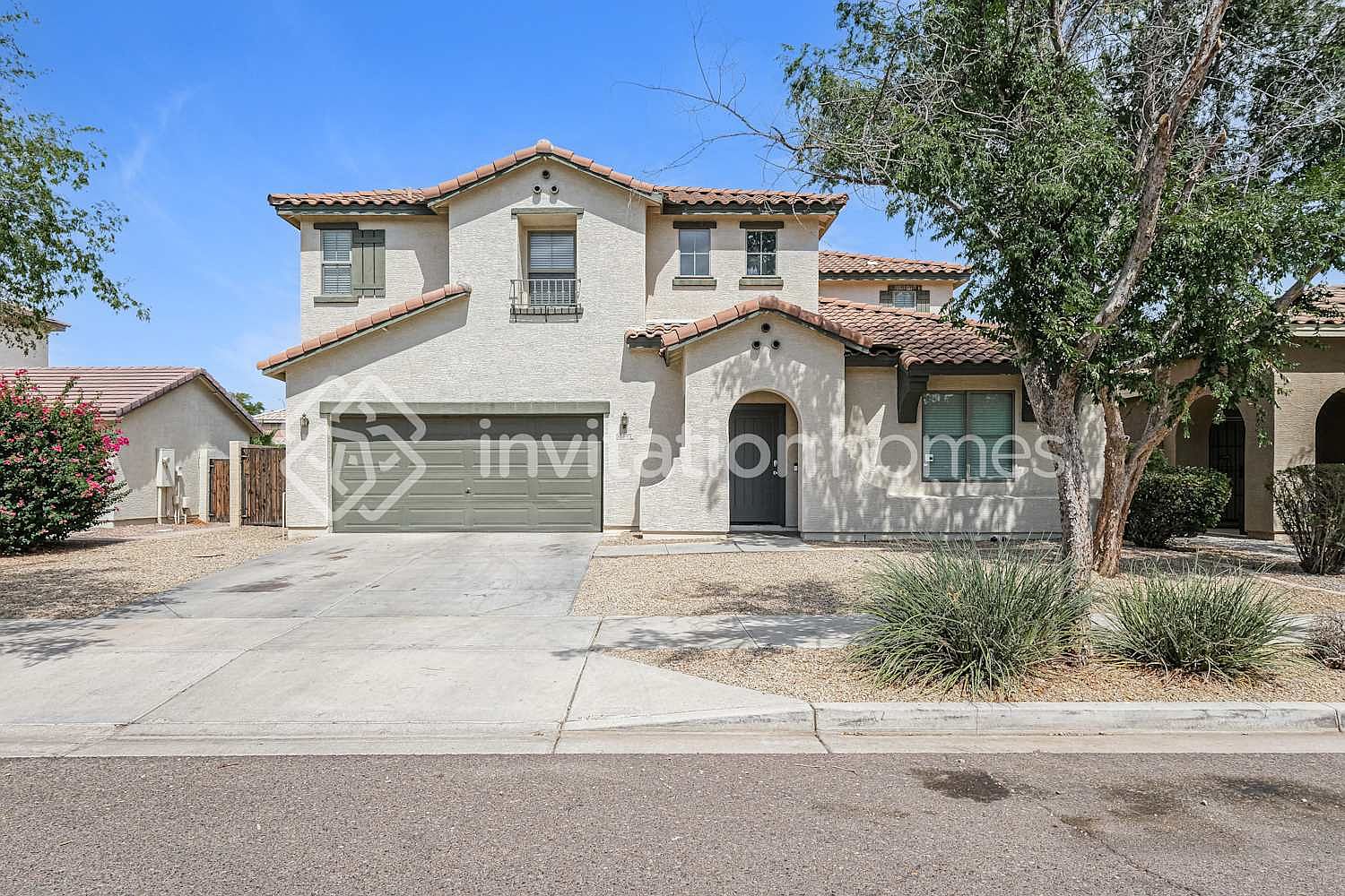 6417 S 23rd Dr Phoenix, AZ 85041 photo 2