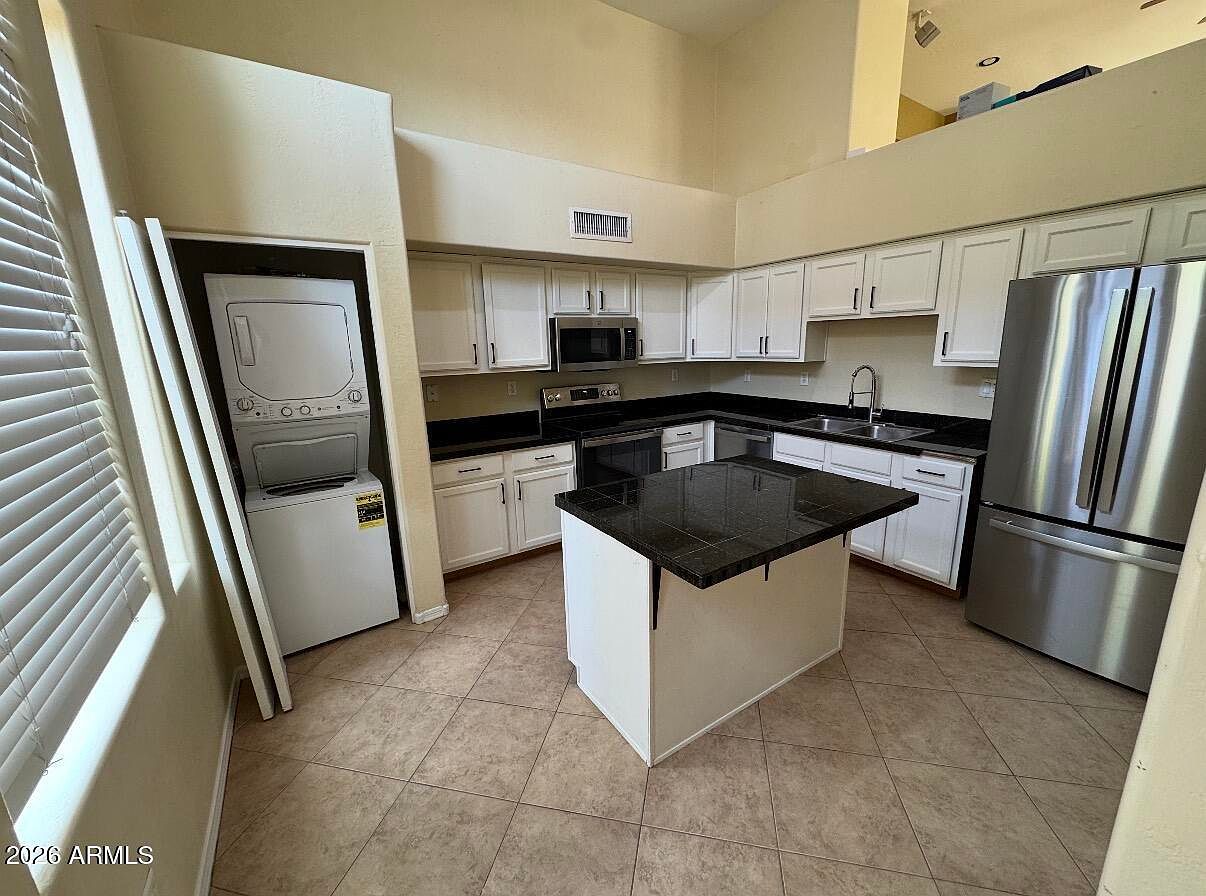 724 S Beck Ave photo 4