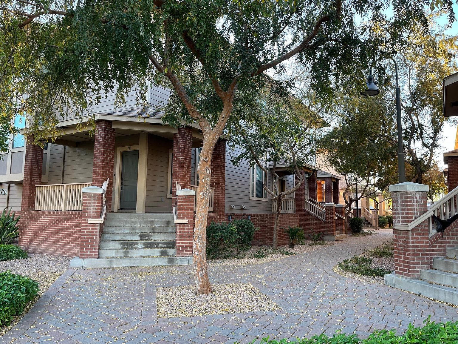 718 S Beck Ave photo 3