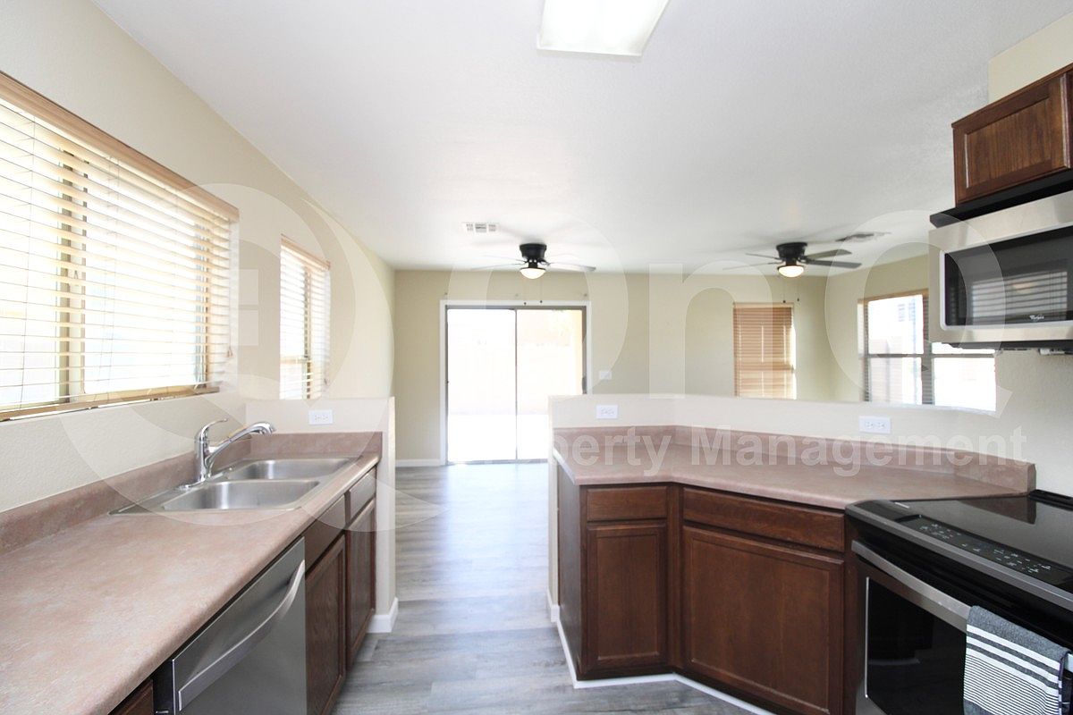 9607 N 81st Dr photo 4
