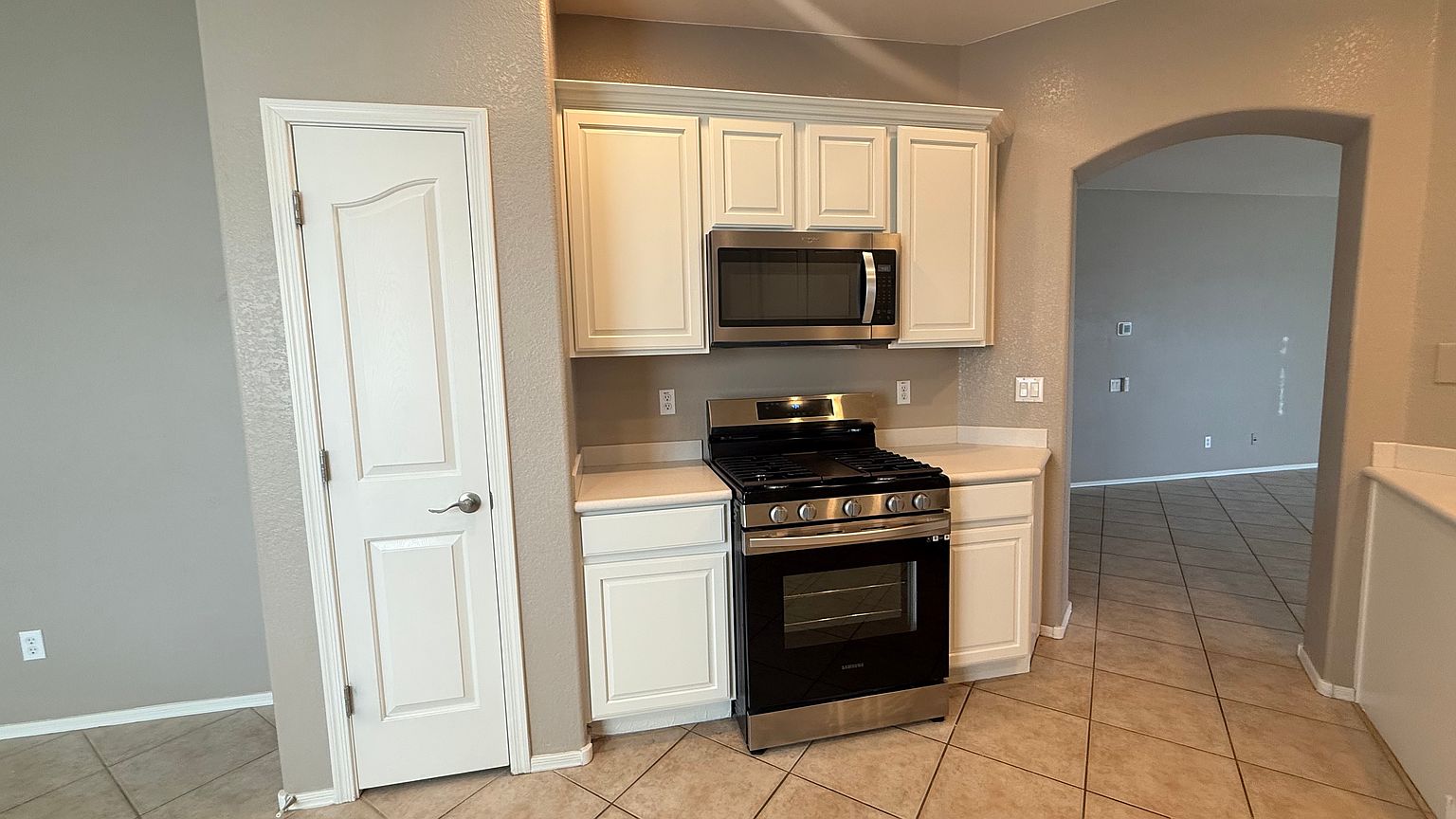 8469 W Quail Track Dr photo 5