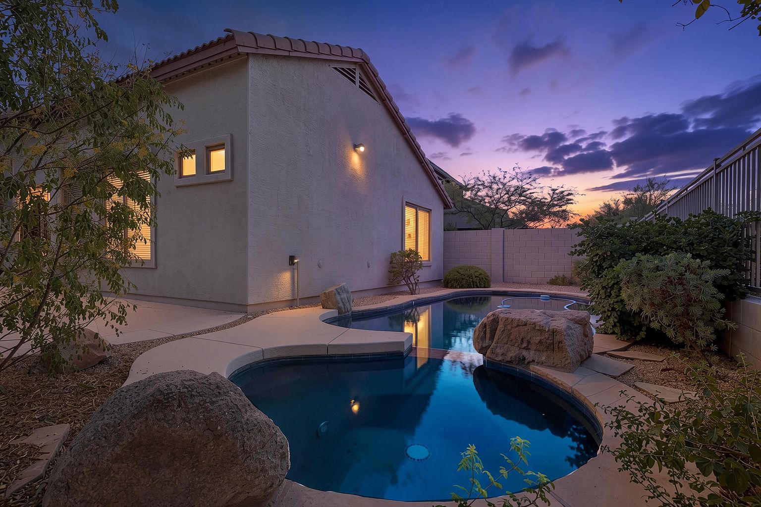 Tastefully Updated 3 Bedroom With An Office!!! Gated Community!!! Oasis Of A Yard With No Neighbors Behind, Pool And Hot Tub!!! Located In Dove Valley Ranch Close To Golfing!!! Ready Now!!! photo 3