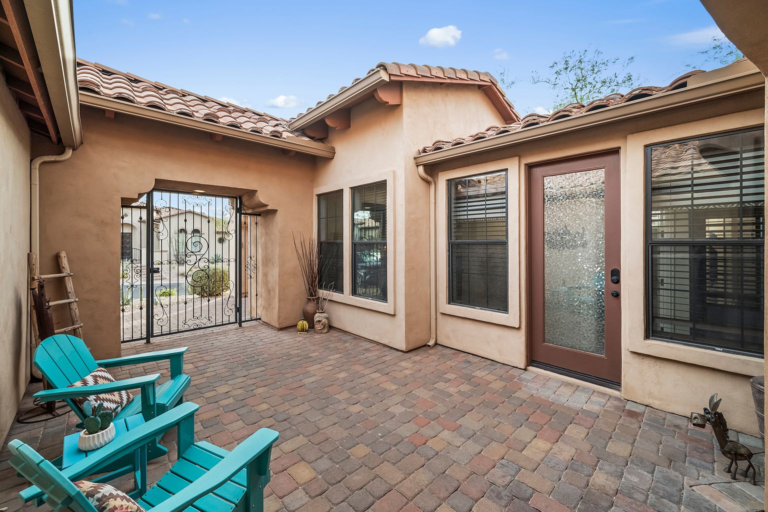 4063 N El Sereno Cir photo 4