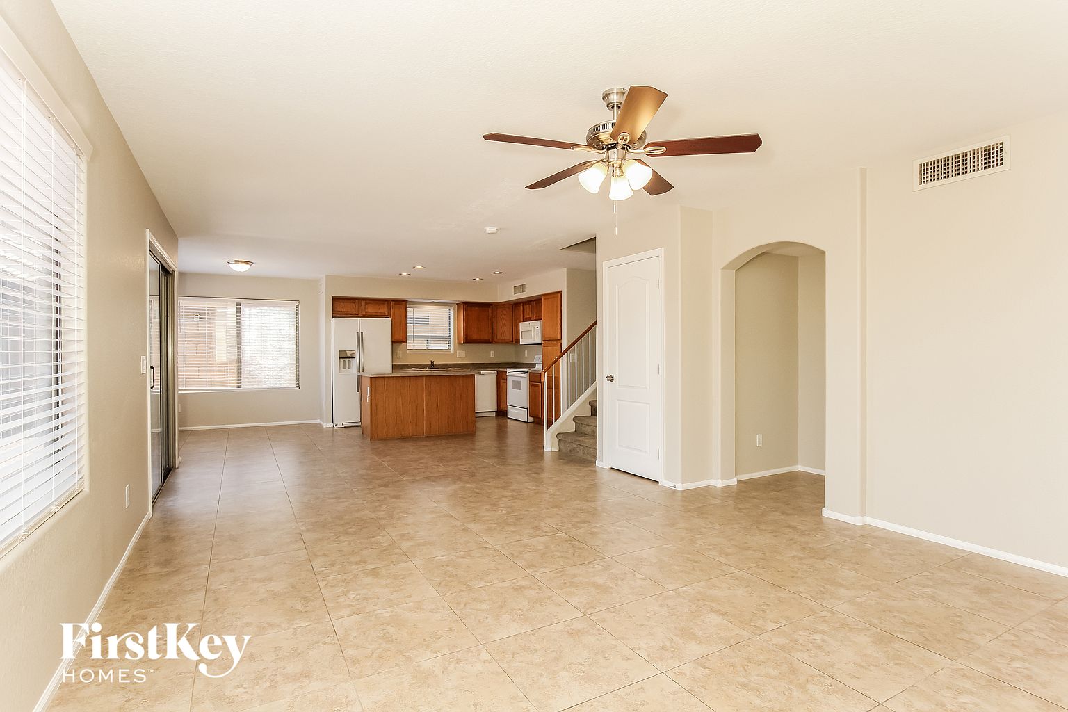 7913 S 45th Ln photo 3
