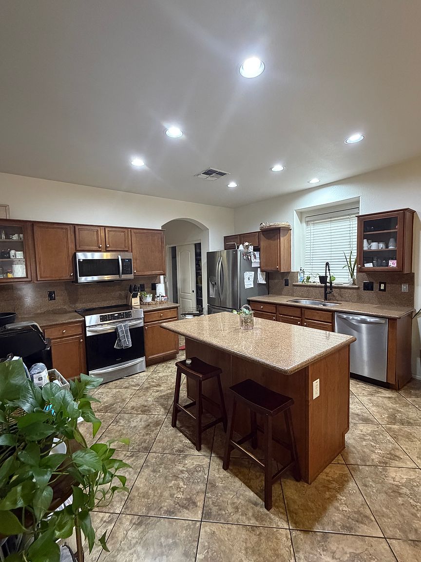 4521 W Magdalena Ln photo 4