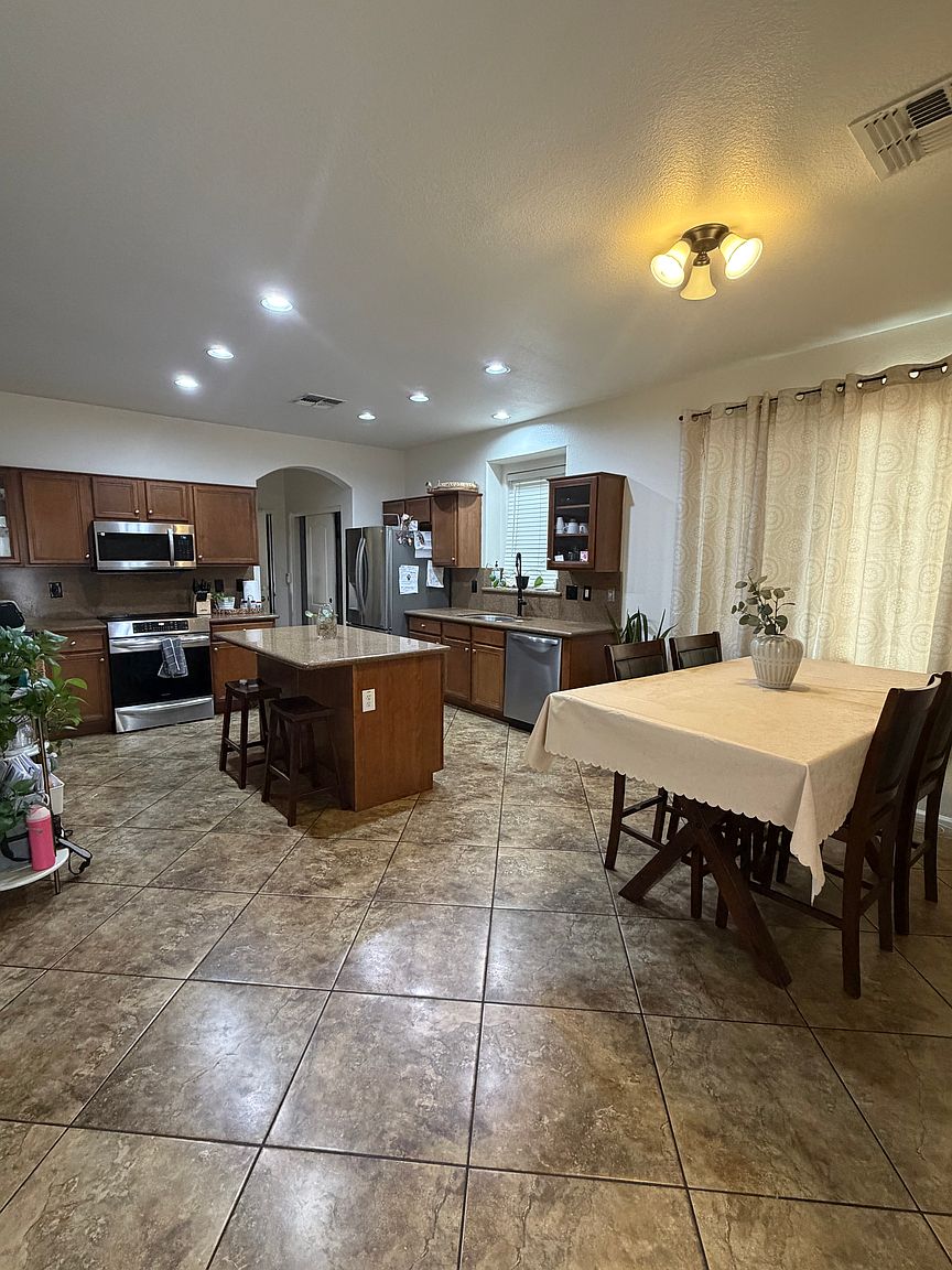 4521 W Magdalena Ln photo 5