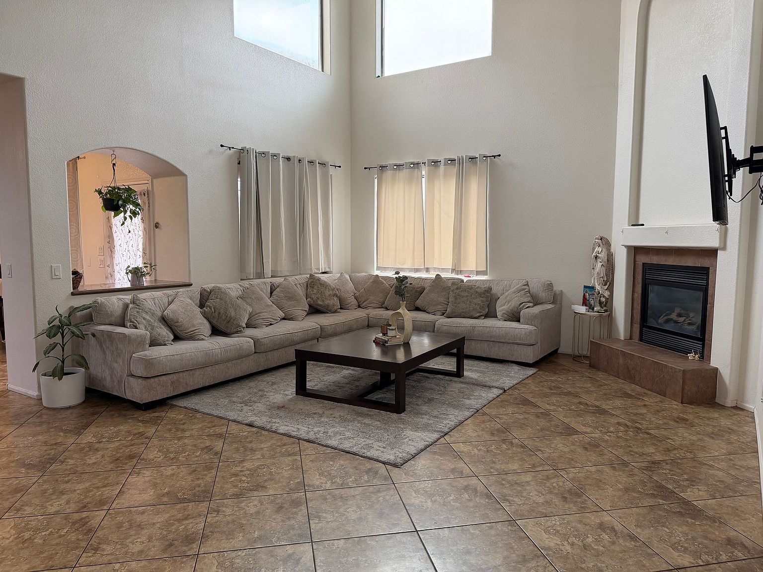 4521 W Magdalena Ln photo 3