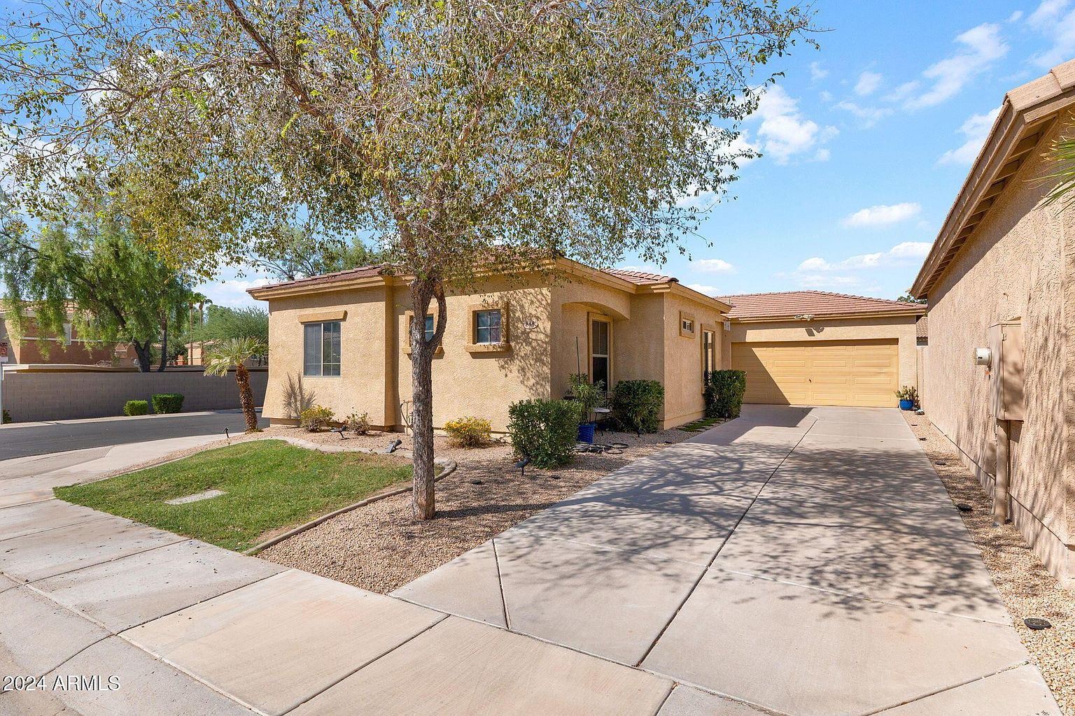868 E Savannah Dr Chandler, AZ 85225 photo 2