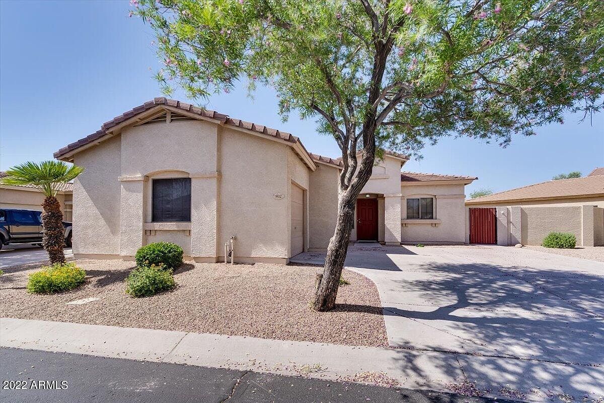 902 E Madeline Dr photo 3