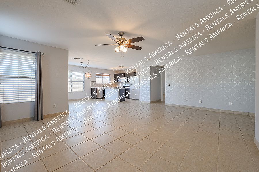 1324 S Mosley Ct photo 4
