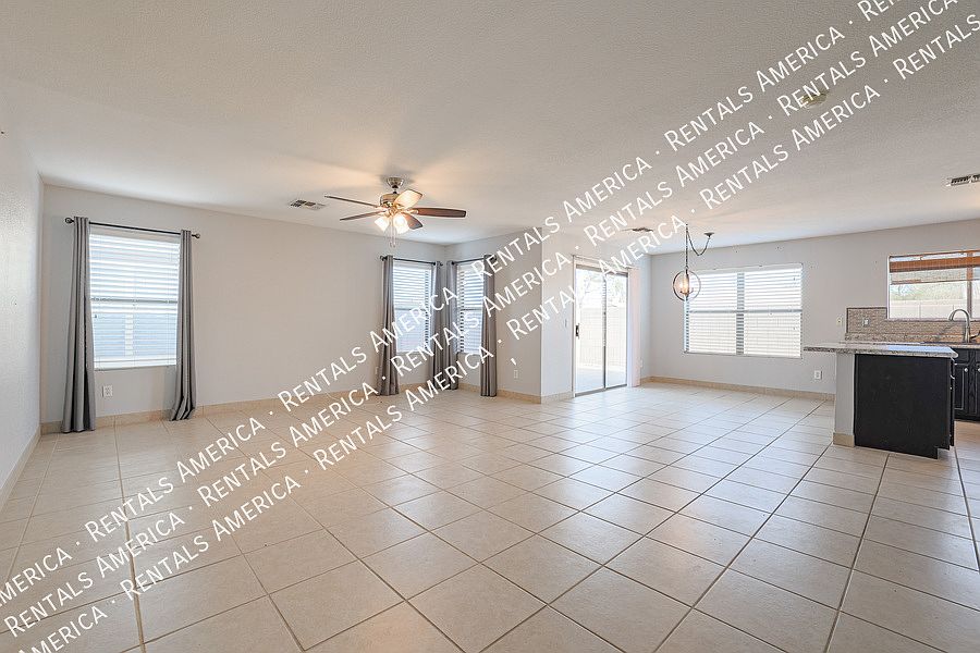 1324 S Mosley Ct photo 3