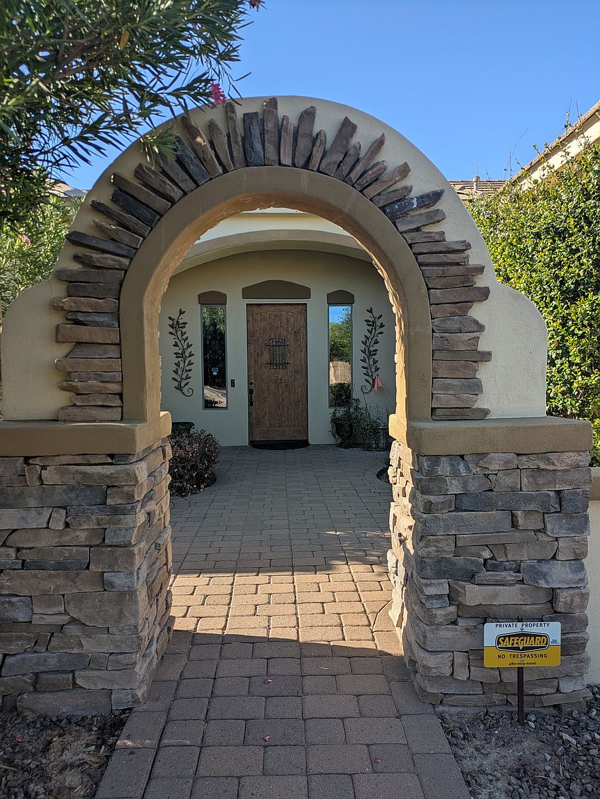 2203 E Tonto Pl photo 2