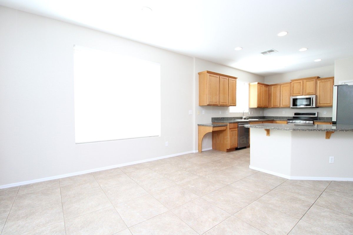 2137 E Glacier Pl photo 4