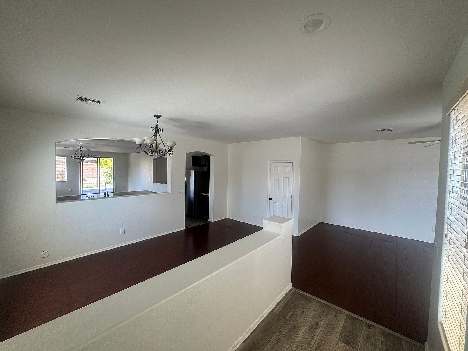 2114 E Zion Way photo 4