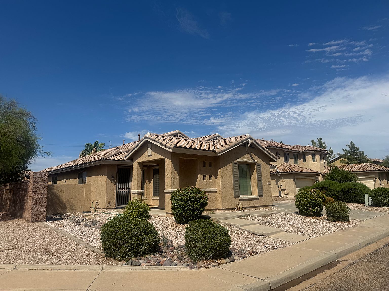 2114 E Zion Way photo 2