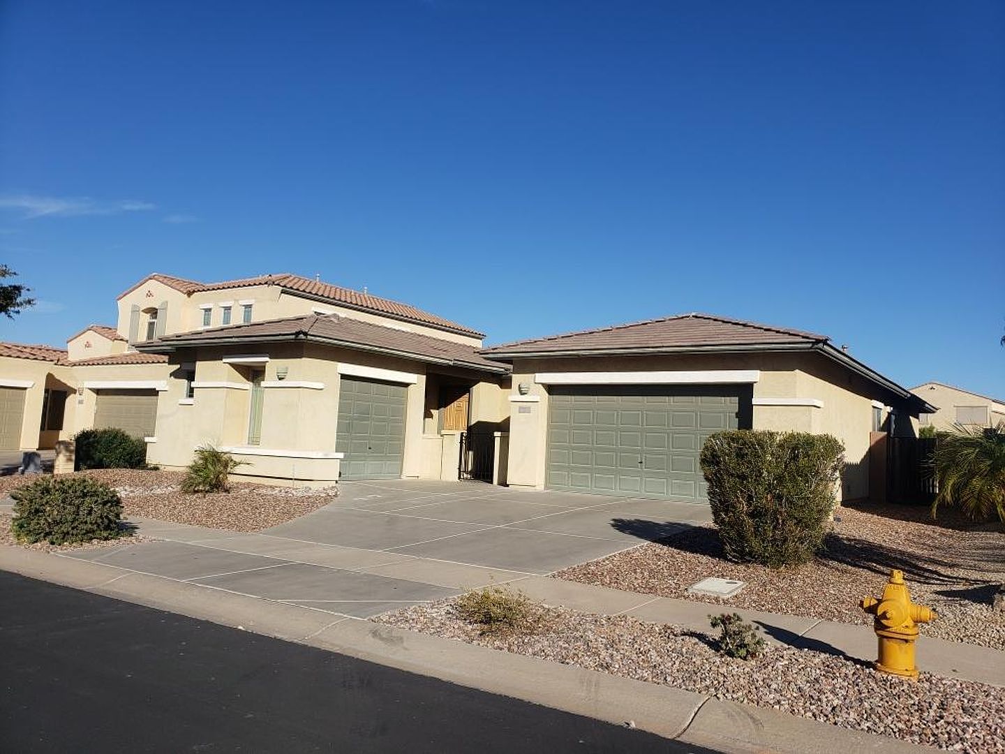 760 E Indian Wells Pl