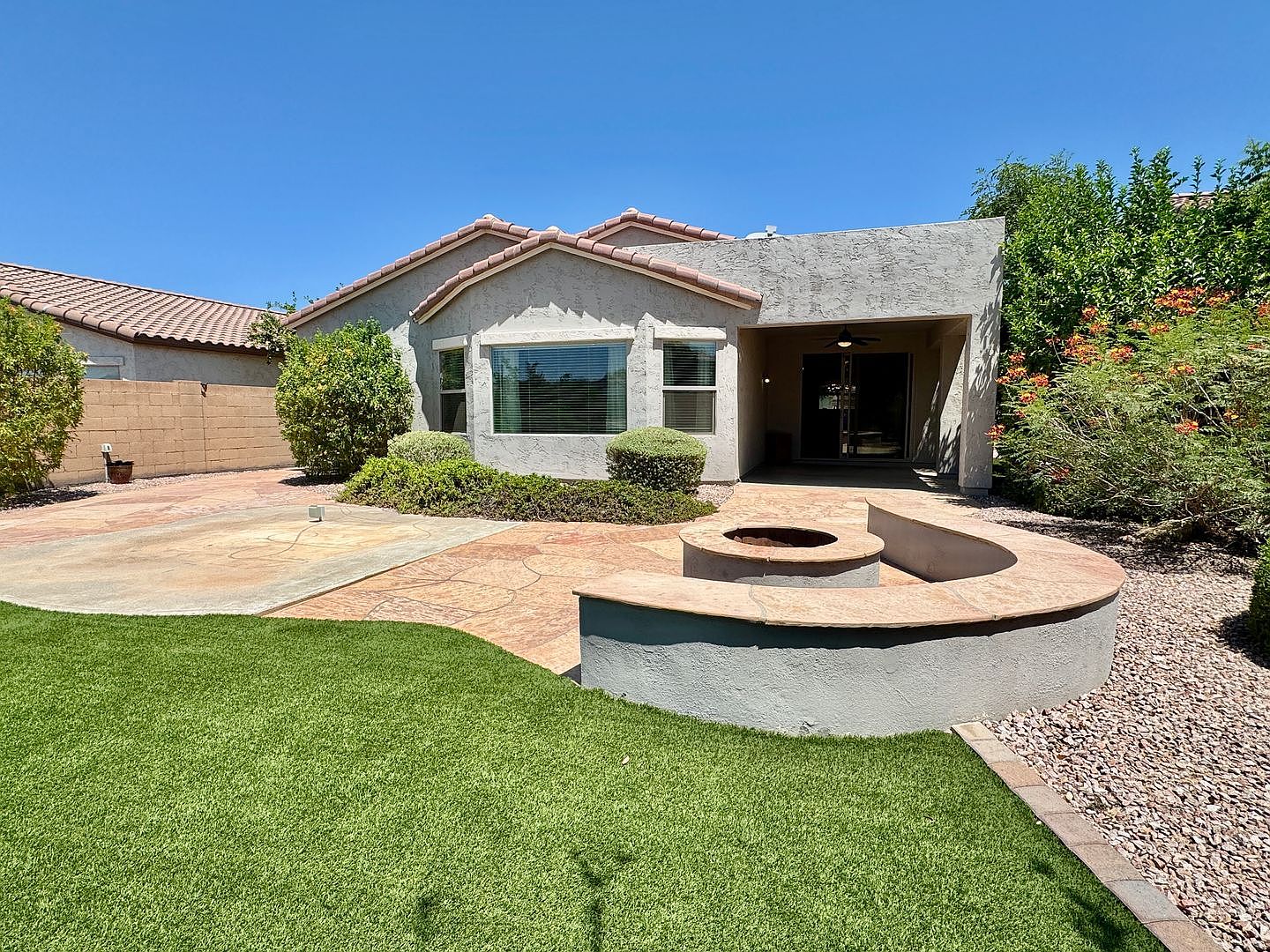 847 E La Costa Pl photo 4