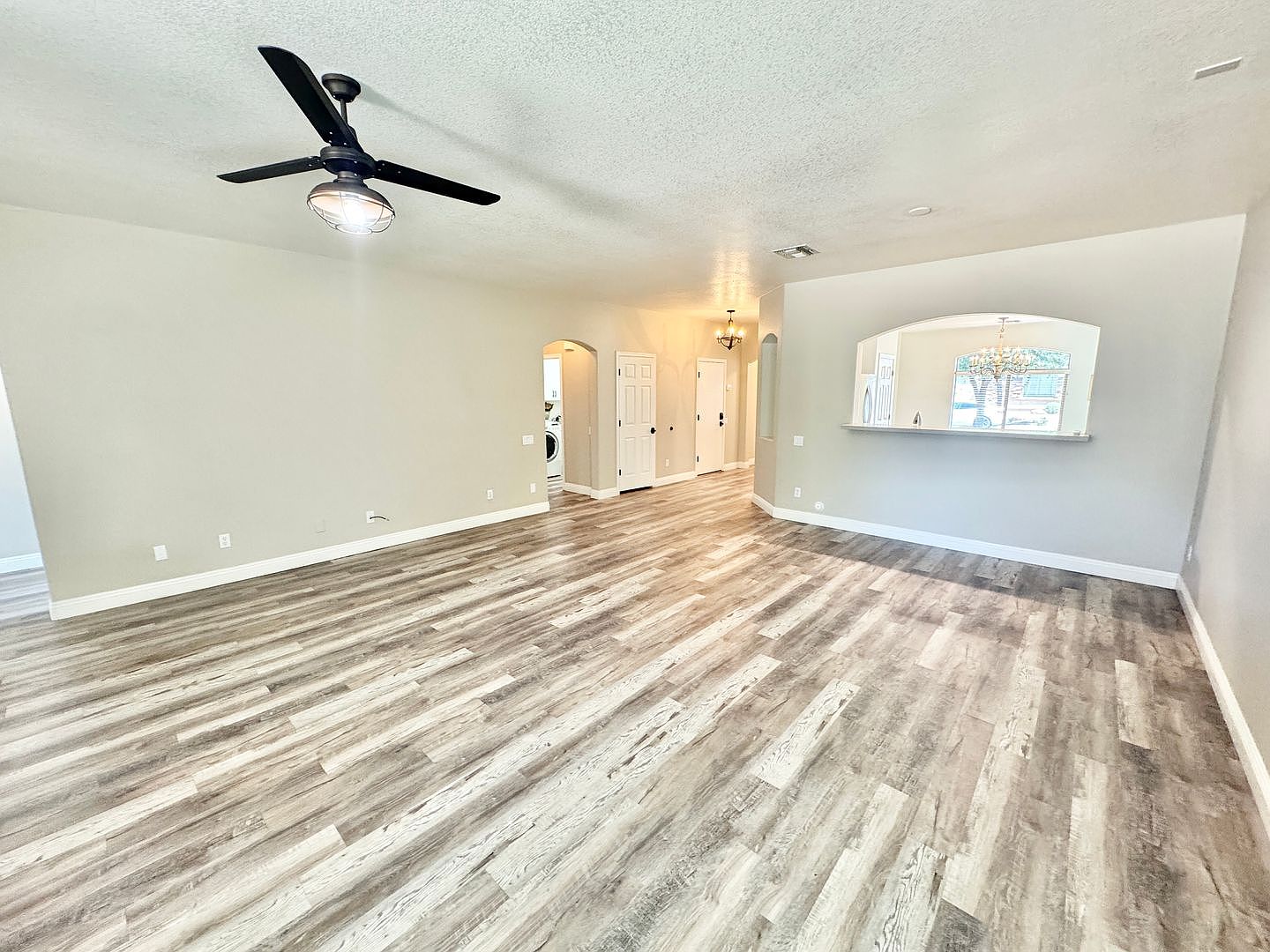 847 E La Costa Pl photo 3