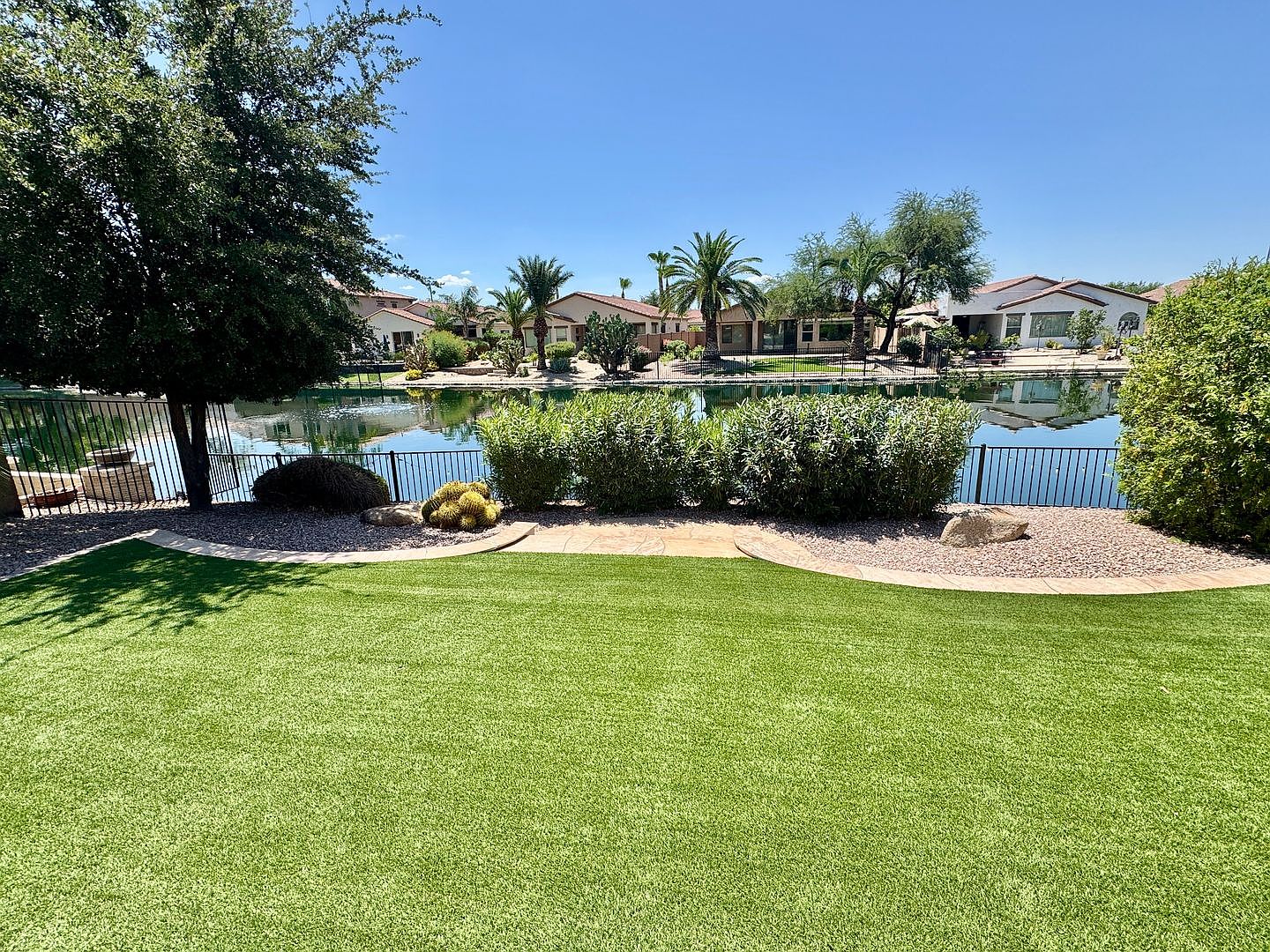 847 E La Costa Pl photo 5