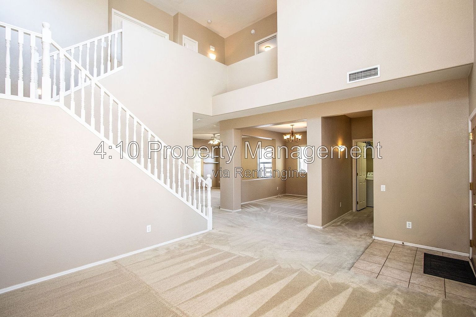 951 E Bellerive Pl photo 4