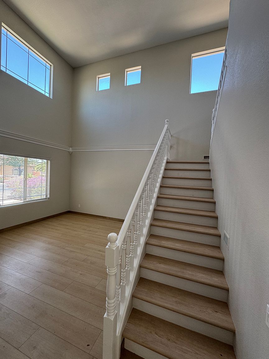 971 E Bellerive Pl photo 3