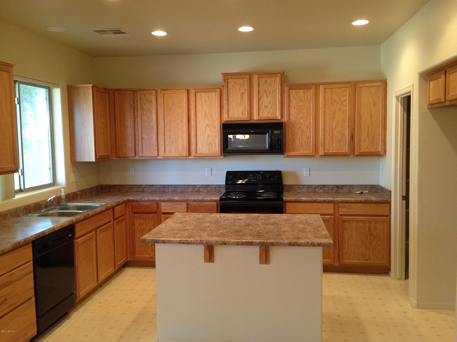 2050 S Falcon Dr Gilbert, AZ 85295 photo 3