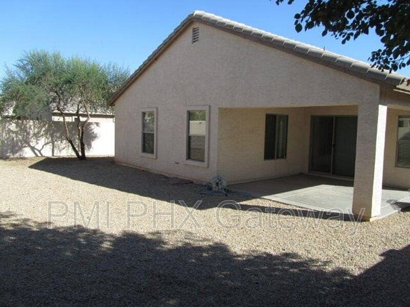 3238 E Elgin St photo 5