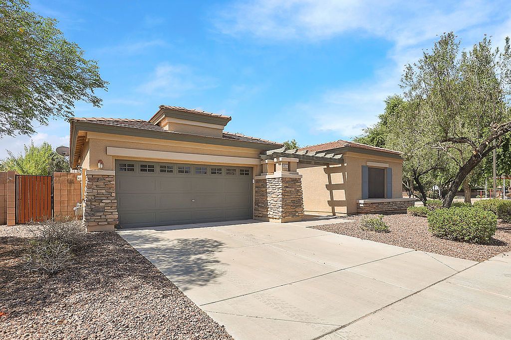 18631 E Swan Dr photo 2