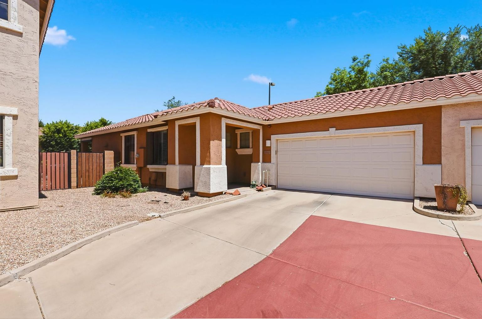 881 S Porter St Gilbert, AZ 85296 photo 2