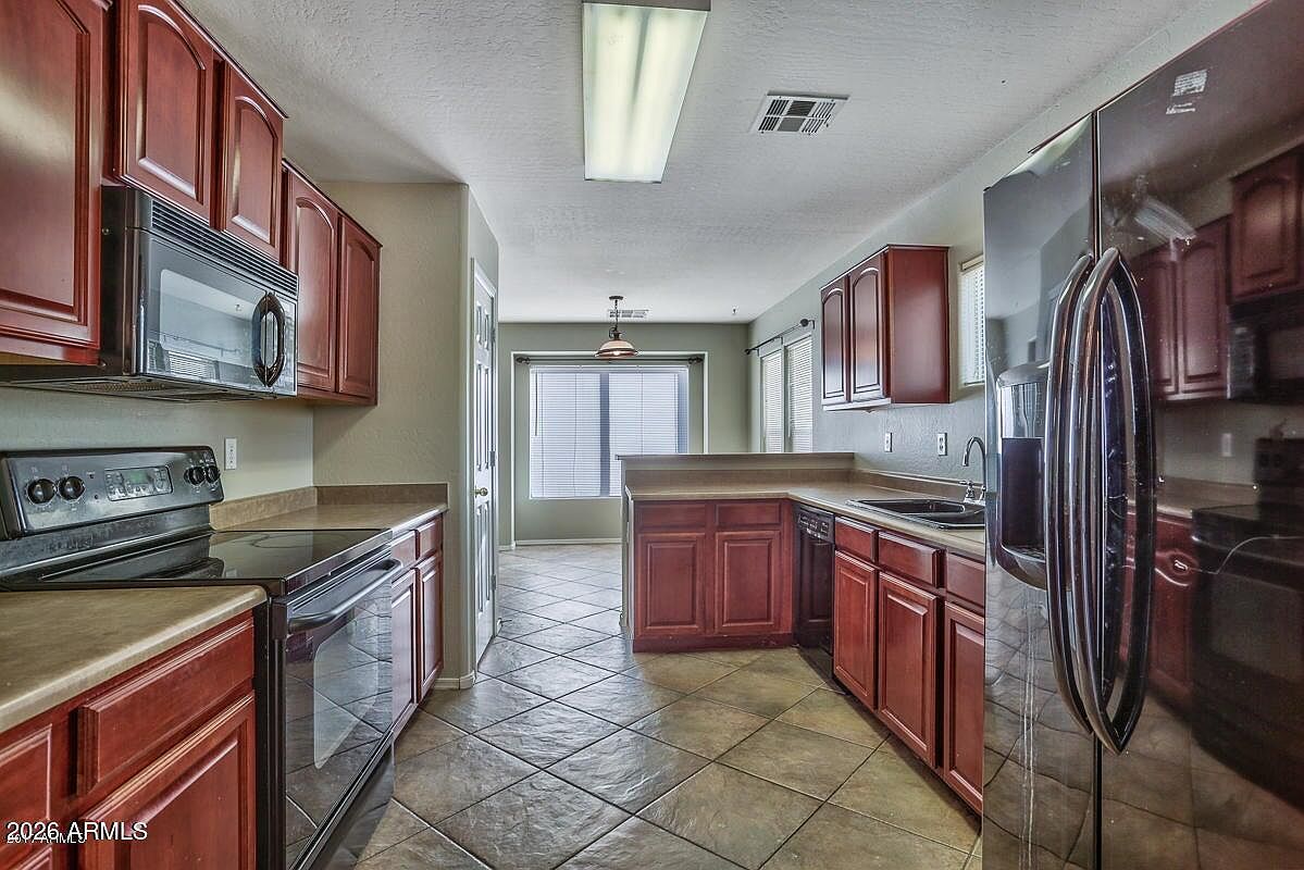 25244 W La Mont Ave photo 2