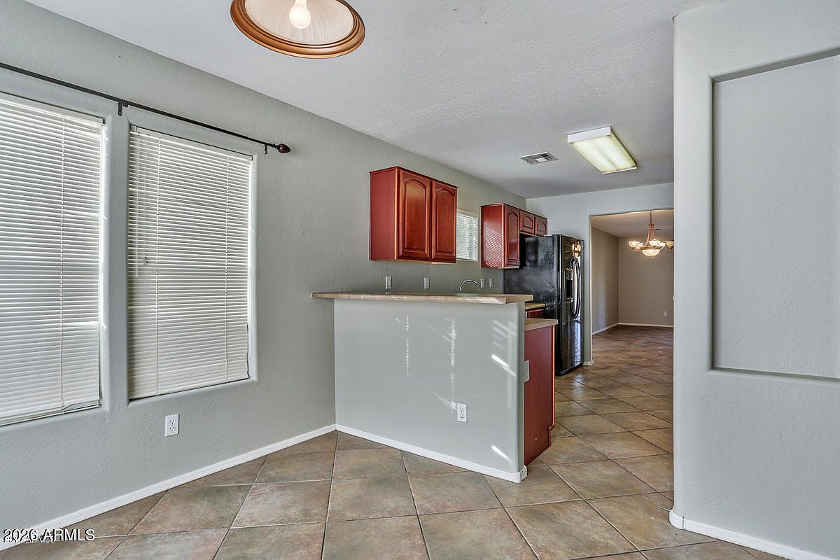 25244 W La Mont Ave photo 4