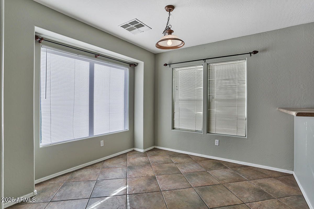 25244 W La Mont Ave photo 5