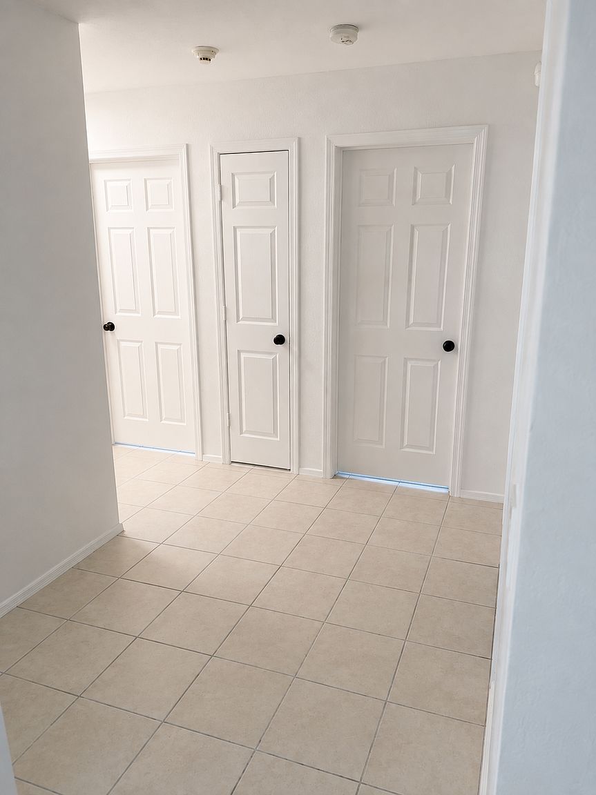 16018 W Lupine Ave photo 4